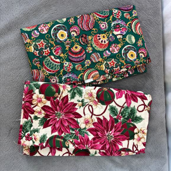 Christmas Fabric Remnants 2 Yds/Lot of 2 Pcs Cotton Poinsettias Ornaments New - Picture 1 of 5